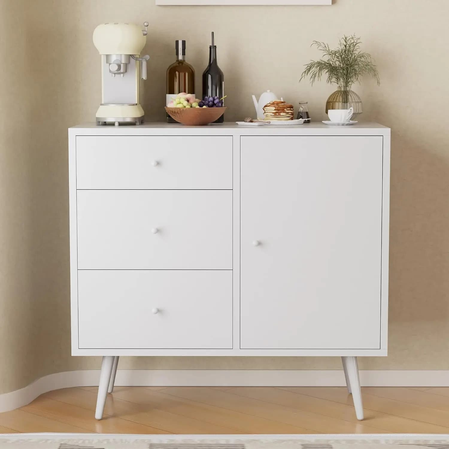 Armoire de planche avec porte et égouts à proximité de stockage