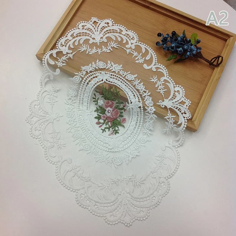 Nappe de table brodée élégante, nappe ronde en dentelle, sous-verres et serviettes de table pour déc