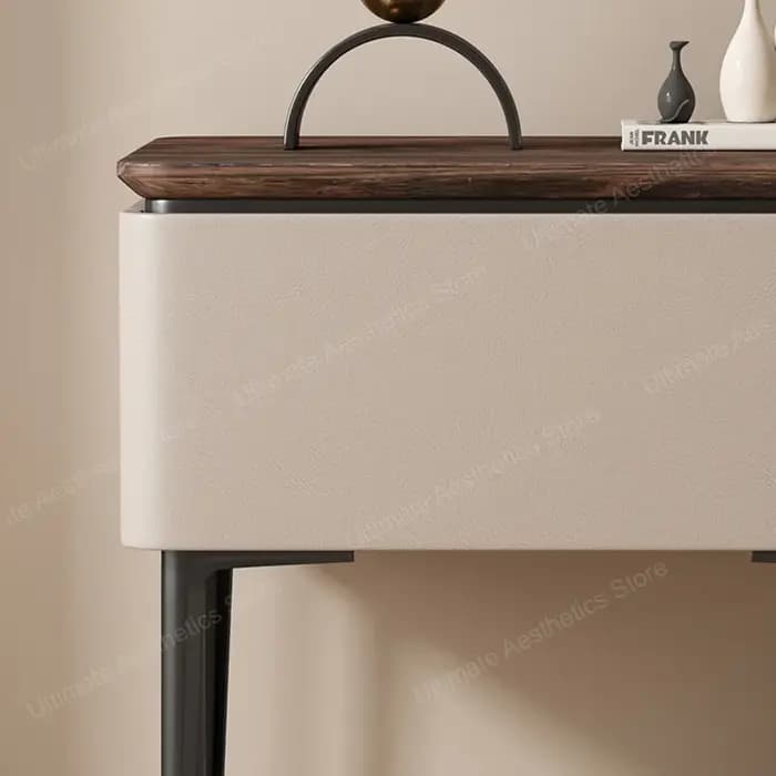 Table De chevet peu encombrante Style italien
