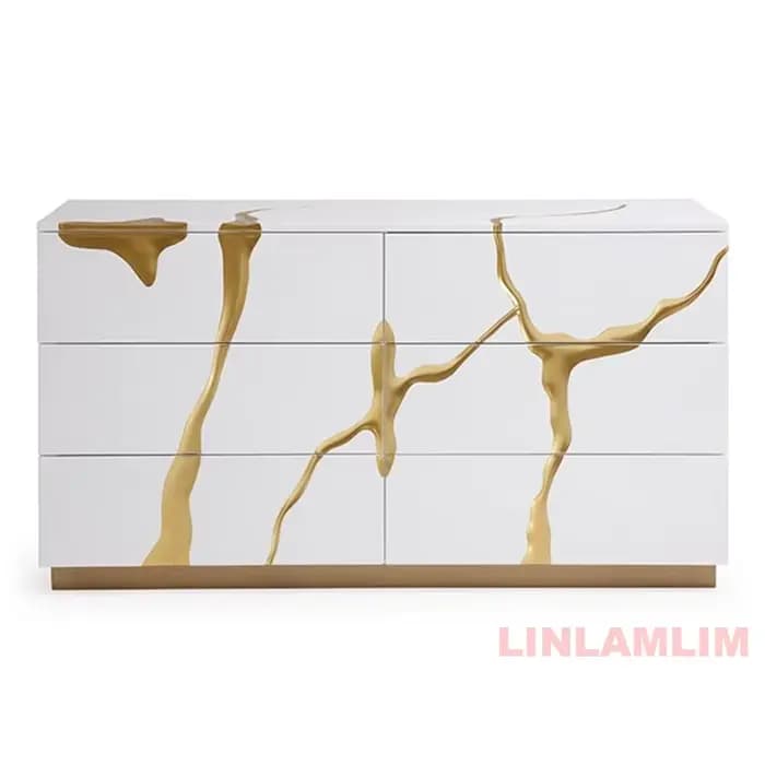 Buffet moderne au design abstrait doré