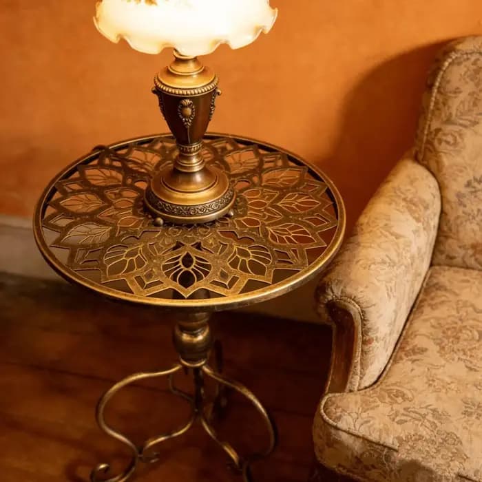 Table d'appoint ronde sculptée, petite table d'appoint ronde pour balcon, gain de place