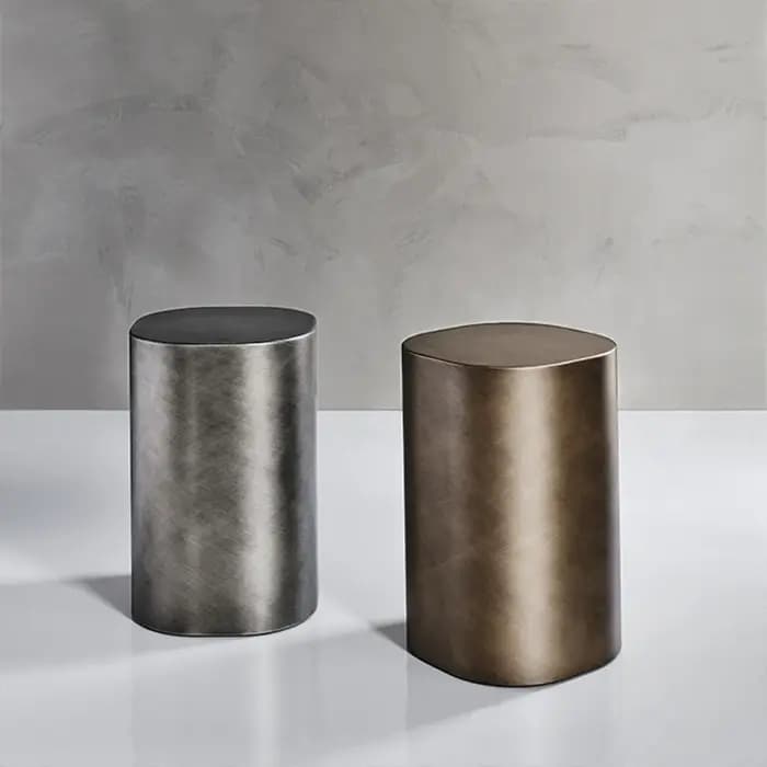 Table basse en acier graphite antique au design italien moderne