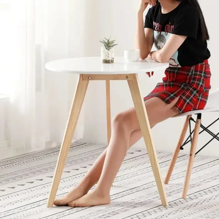Petite Table ronde blanche en bois massif