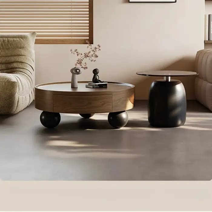 Table basse ronde de style médiéval