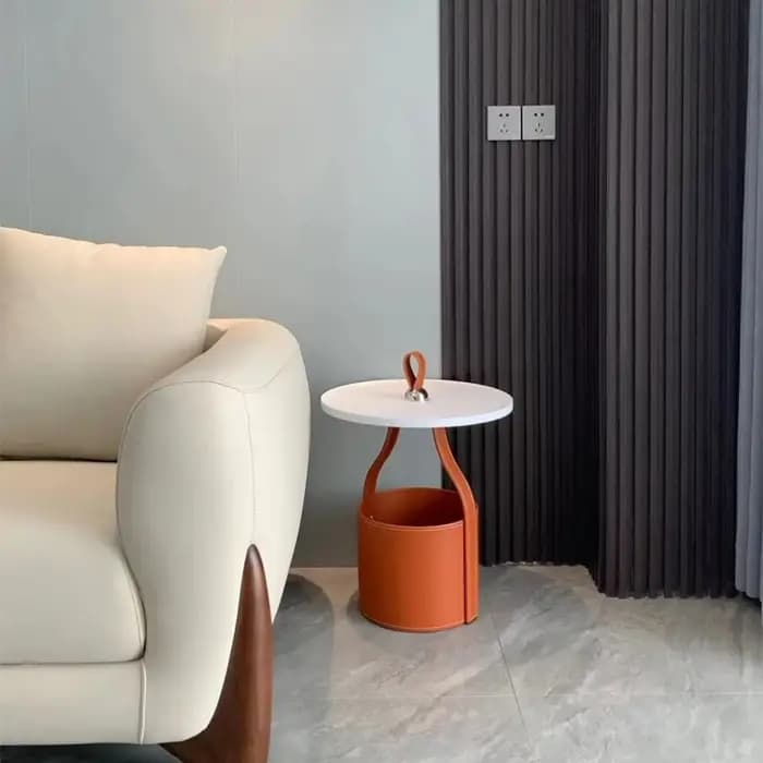 Table d'appoint minimaliste italienne en cuir