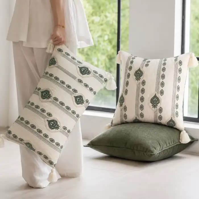Housse de coussin bohème vert sauge et crème