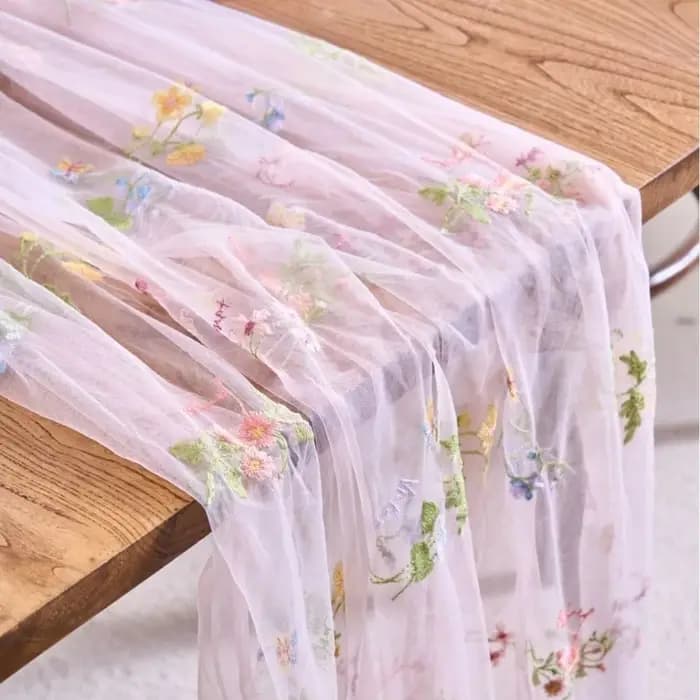 Chemin de table vintage français brodé de fleurs, semi-transparent, froissé, couleur fraîche, décora