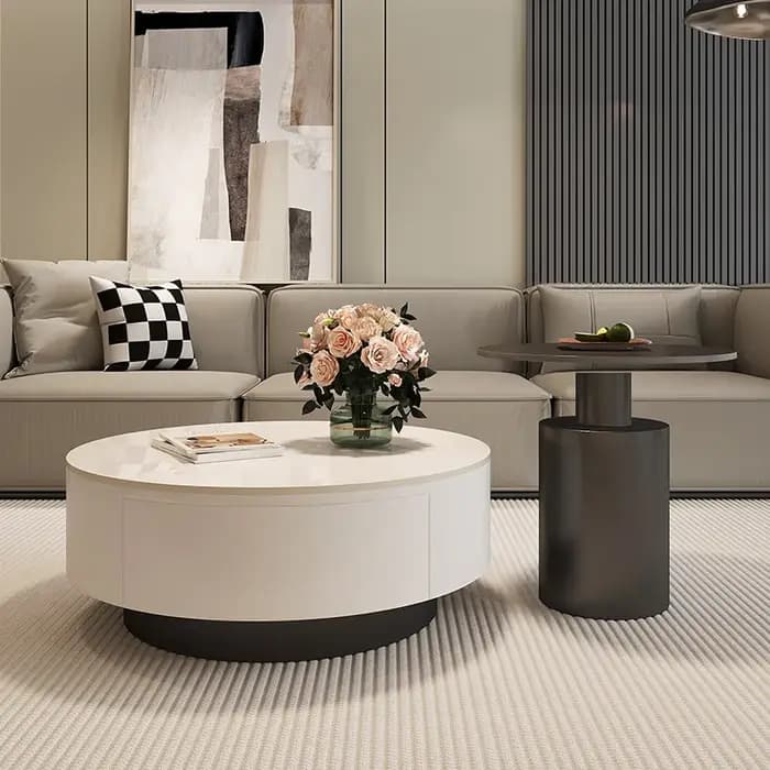 Tables basses transparentes de styliste
