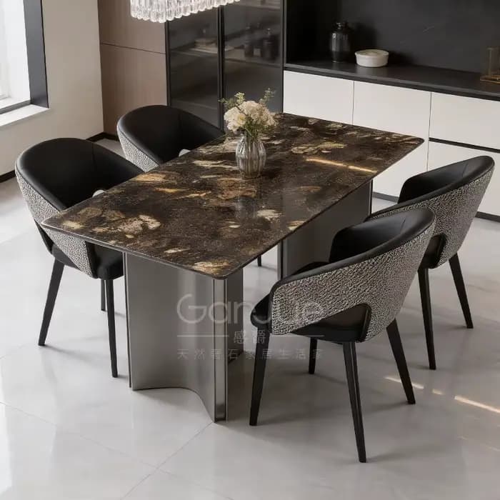 Chaises italiennes pour salon