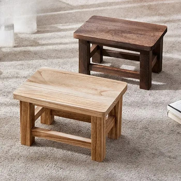 Nouveau tabouret en bois massif