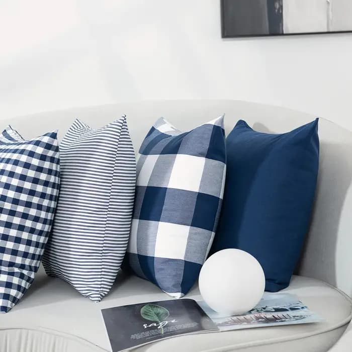 Juste de coussin à glands en coton et lin teint en fil bleu