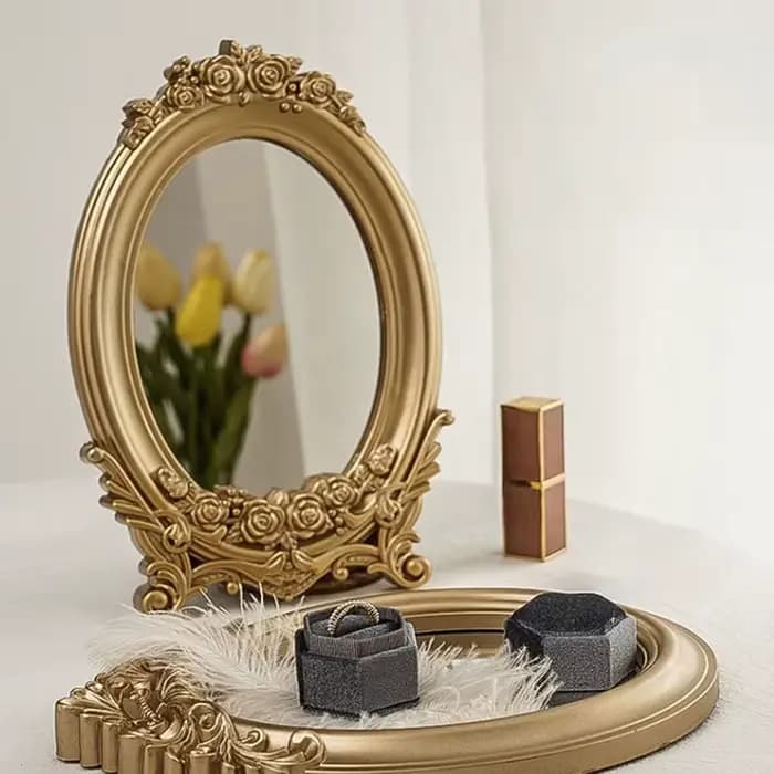 Miroir de table rustique de style français avec cadre sculpté