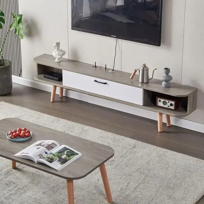 Meuble TV en bois massif pour petit appartement