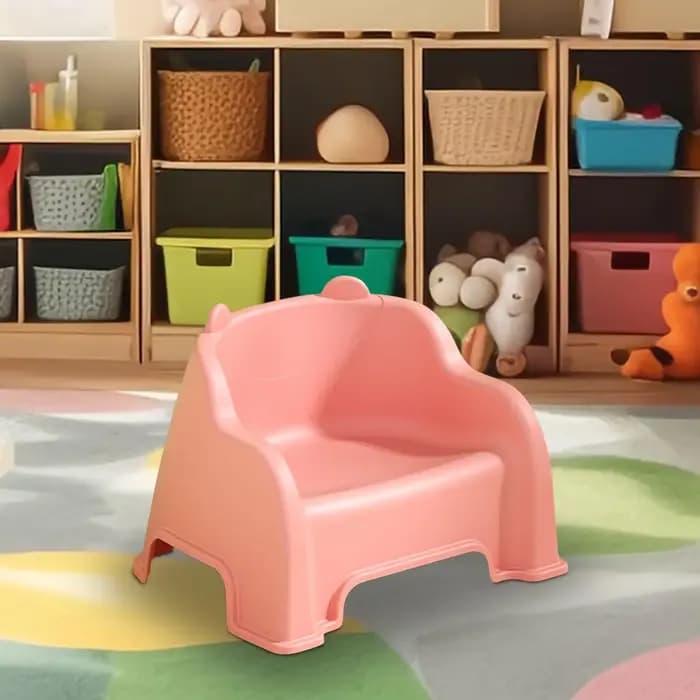 Petit tabouret sous le bureau