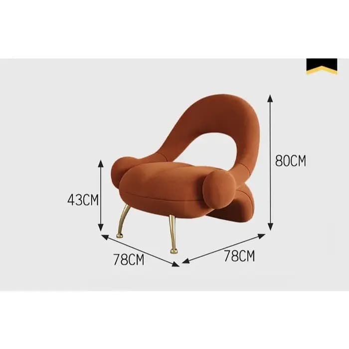 Fauteuil d'appoint moderne de luxe couleur crème avec design incurvé organique et pieds en métal doré