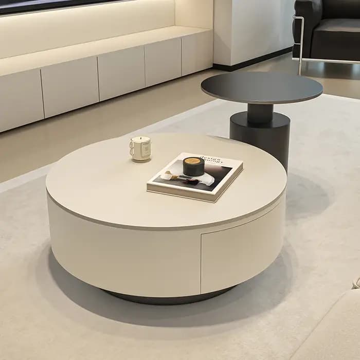 Tables basses transparentes de styliste