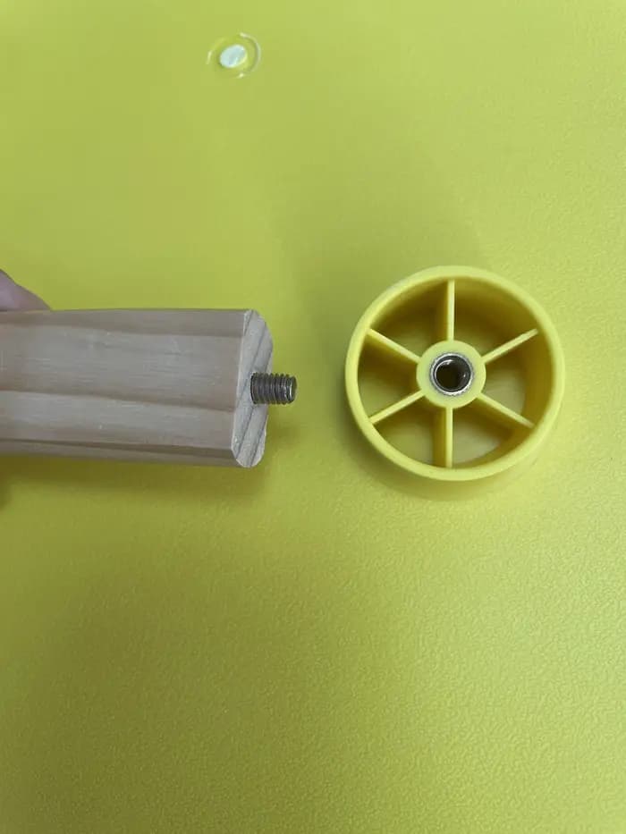 Mumucc-Table basse jaune