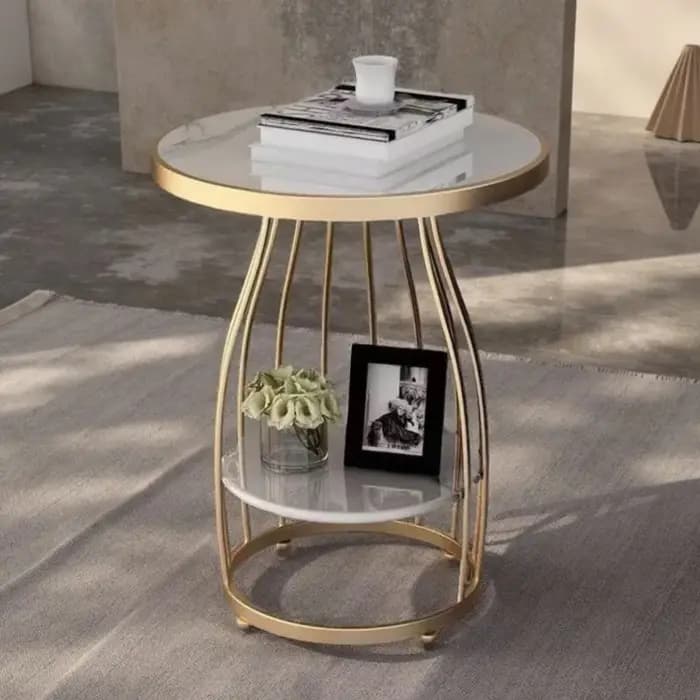 Bord quelques petites tables basses salon canapé coin quelques simples balcon mobiles petite table r