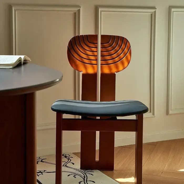 Chaise de salle à manger design haut de gamme en bois massif