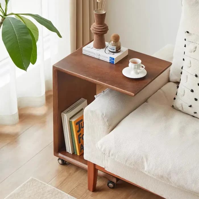 Table d'appoint en bois en forme de C