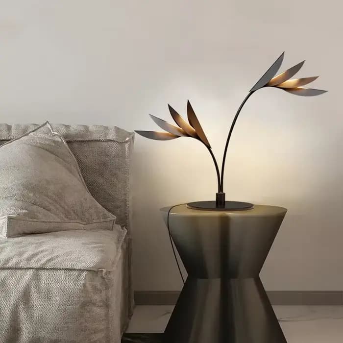 Lampe autoportante en forme de cuir chevelu flamant rose