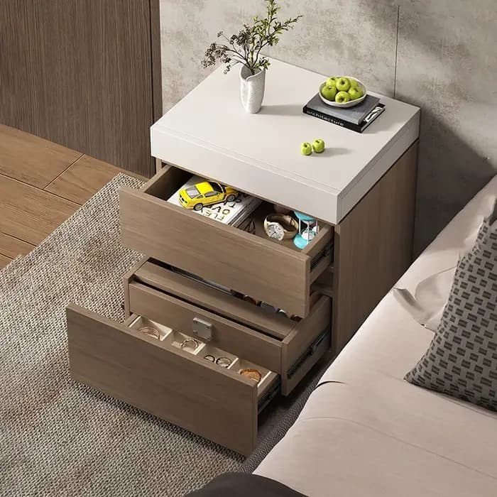 Petite table de chevet style crème avec tiroirs