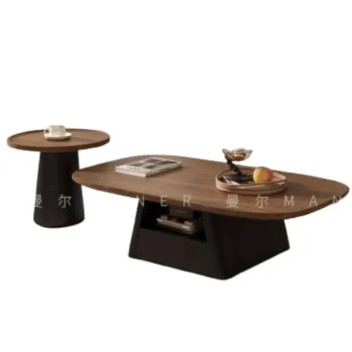Table basse en bois simple et antique