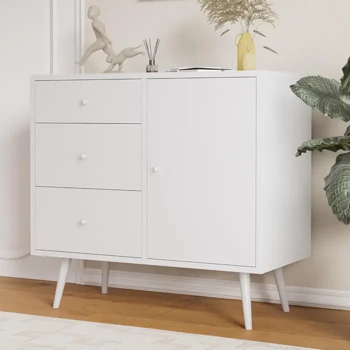 Armoire de planche avec porte et égouts à proximité de stockage