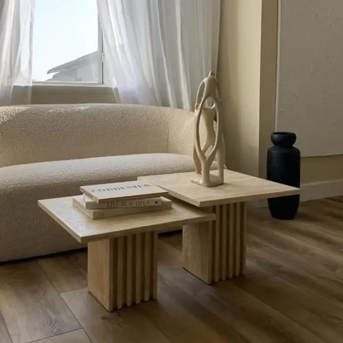 Table basse carrée moderne en pierre