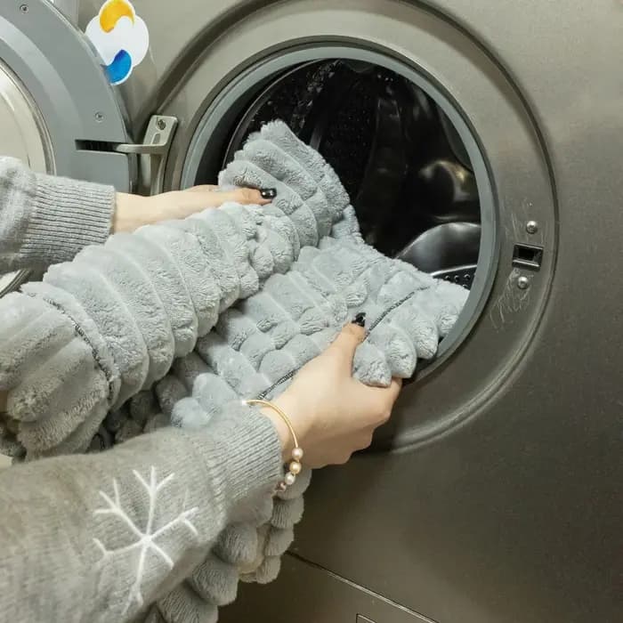 Housse de canapé en flanelle à rayures chaudes et épaisses