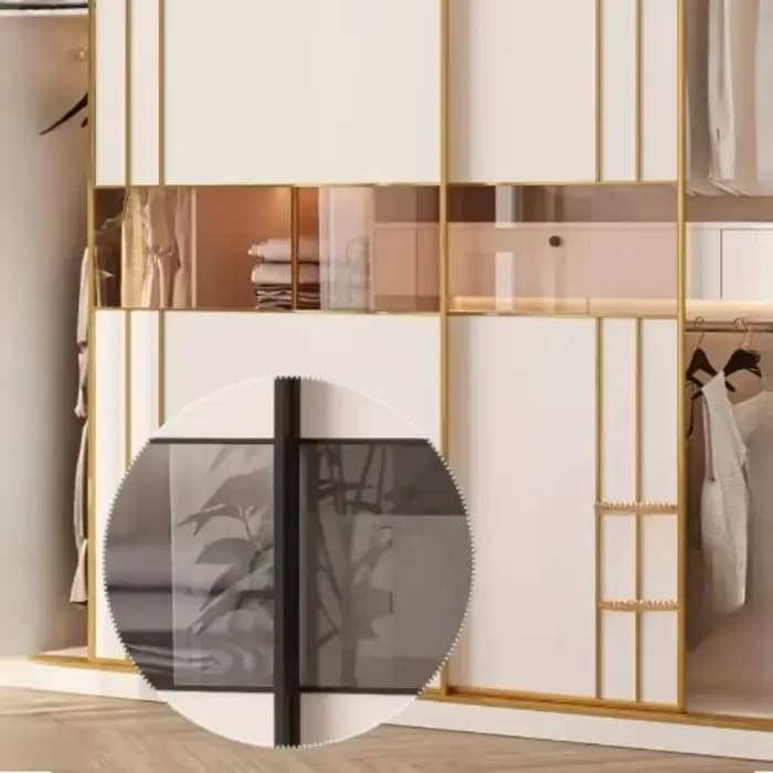 Armoire à portes coulissantes