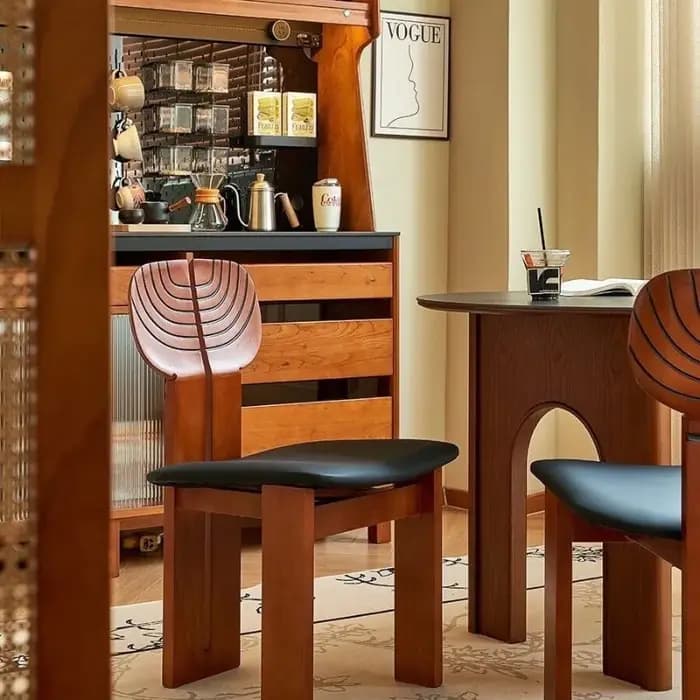Chaise de salle à manger design haut de gamme en bois massif