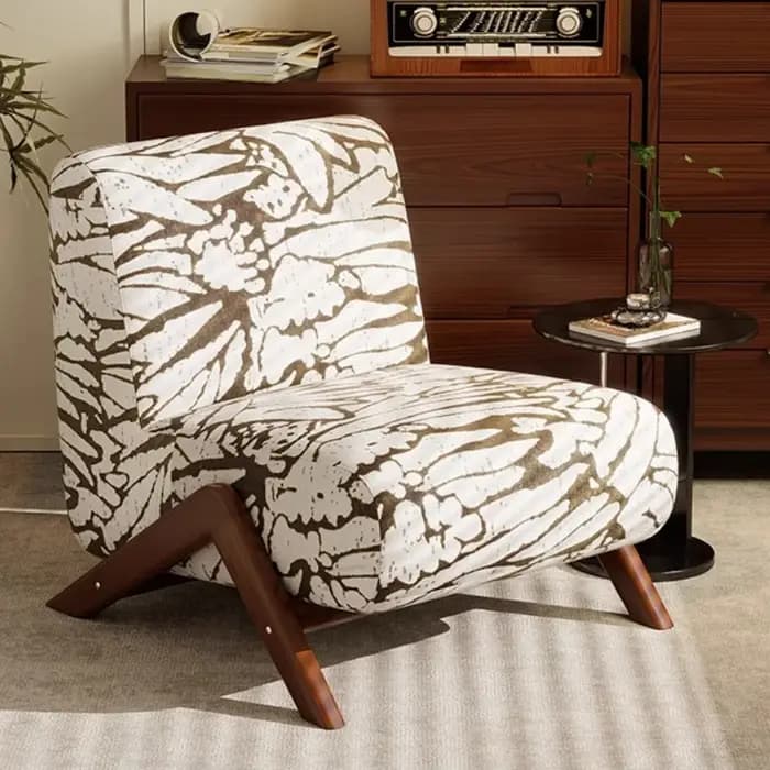 Fauteuil simple de style antique