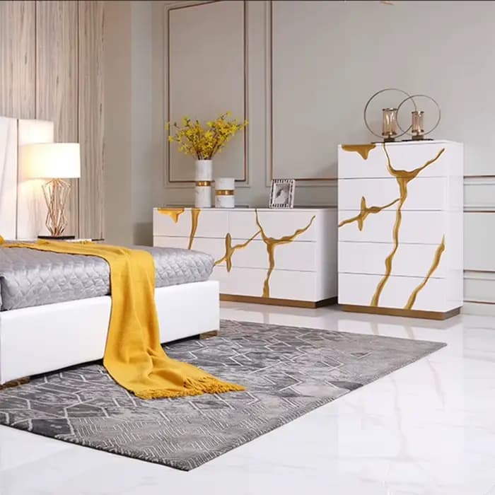 Buffet moderne au design abstrait doré