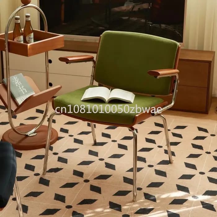 Fauteuil de style vintage en bois massif avec assise rembourrée