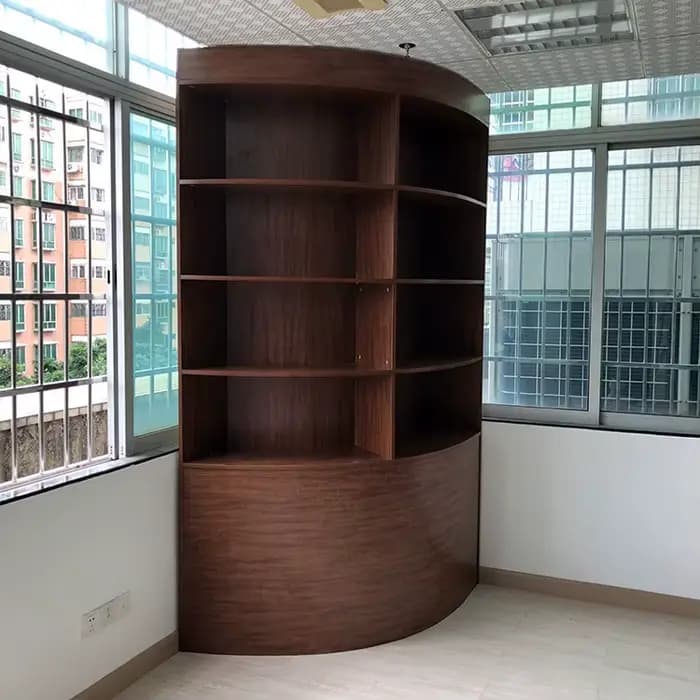 Bibliothèque multicouche d'angle personnalisée pour salon