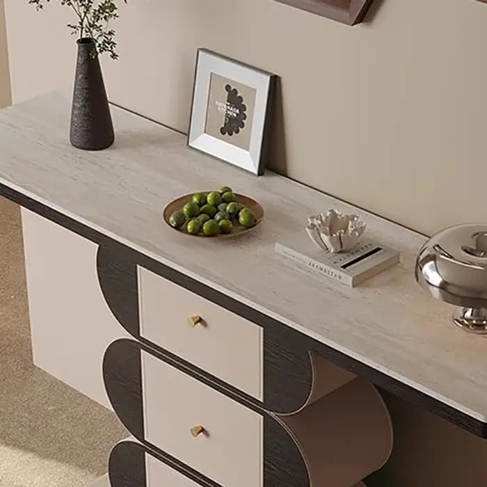 Table d'entrée au Design Simple