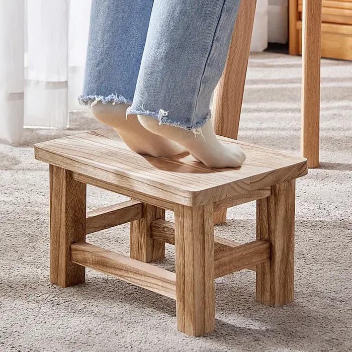 Nouveau tabouret en bois massif