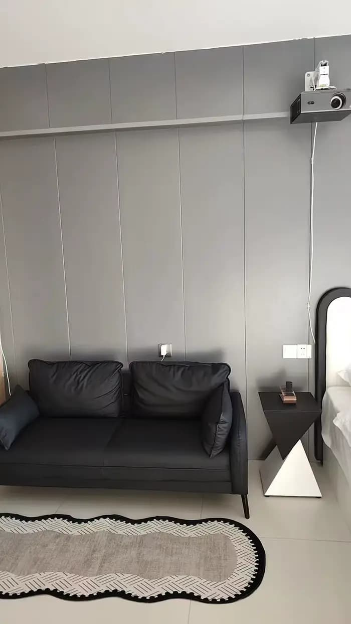 Table d'appoint minimaliste de luxe à la française