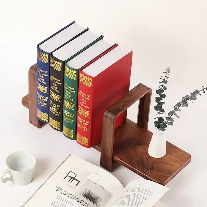 Bibliothèque en bois de noyer noir