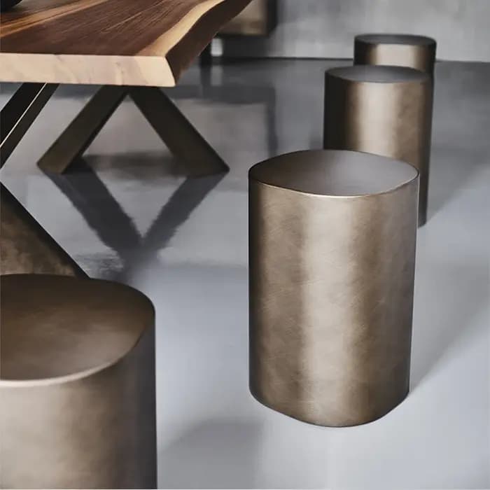 Table basse en acier graphite antique au design italien moderne