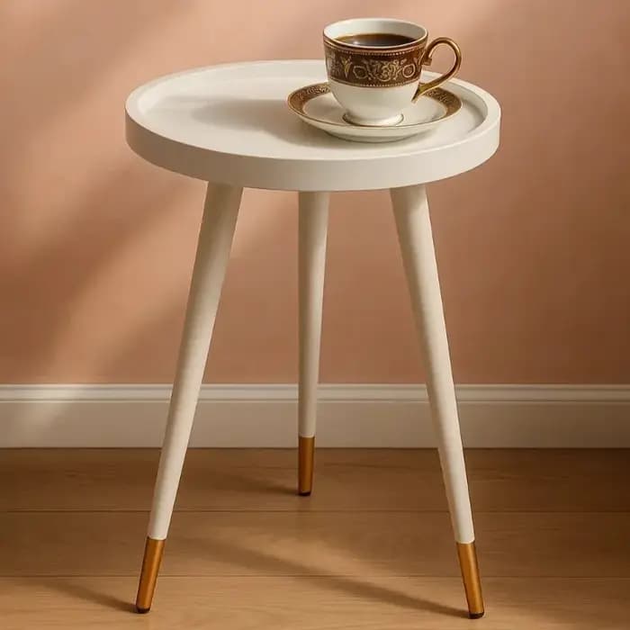 Table d'appoint ronde nordique minimaliste avec pieds dorés