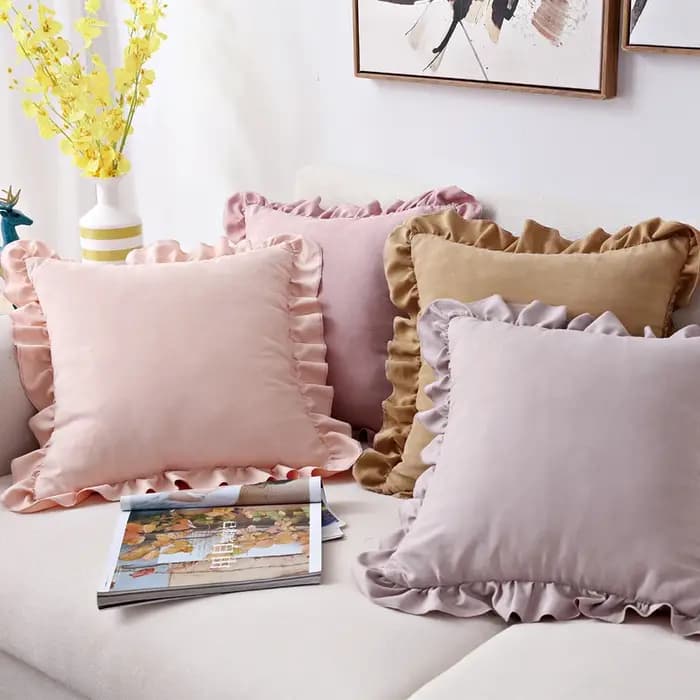 Juste de coussin en faux daim doux à volants