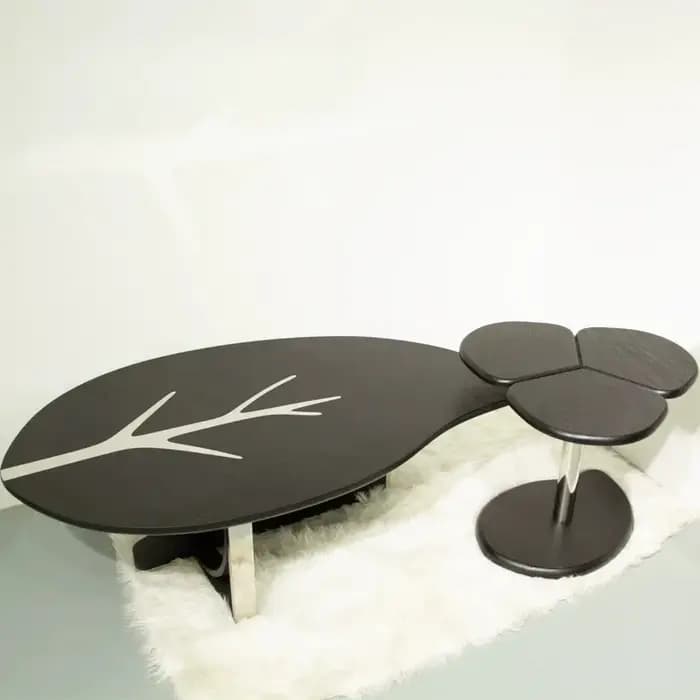 Table basse en bois irrégulière de style rustique pour salon