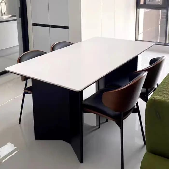 Chaises de cuisine, table à manger moderne