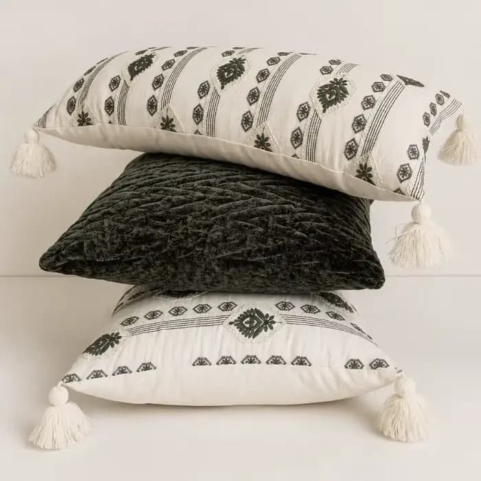 Housse de coussin bohème vert sauge et crème