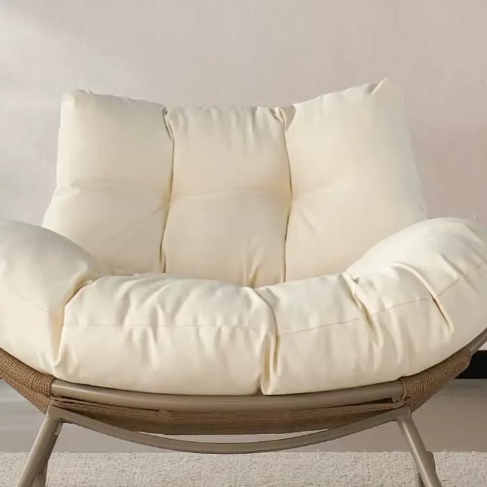 Chaise ergonomique moderne avec repose-pieds