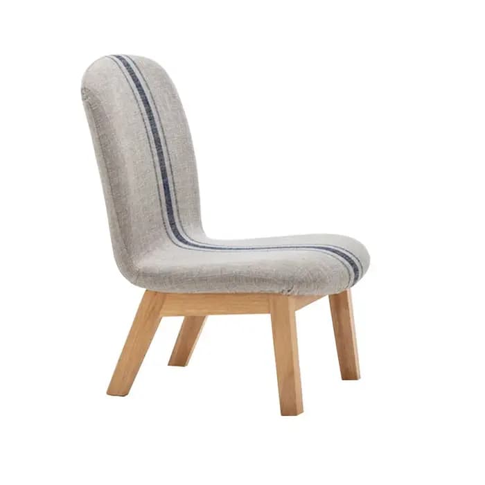 Chaise à dossier en bois massif