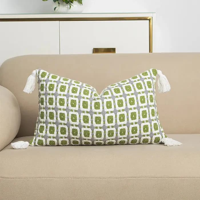 Housses de coussin vert sauge brodées d'oiseaux et de feuilles