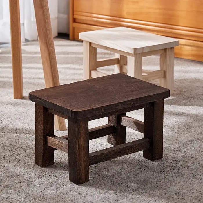 Nouveau tabouret en bois massif
